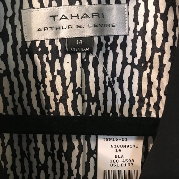 Tahari Black Blazer - Picture 3 of 6